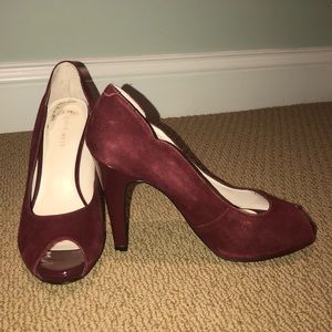 Nine West suede pumps!